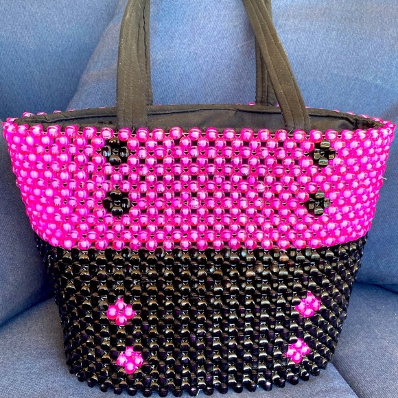 unknown Handbags - Black and pink beaded purse